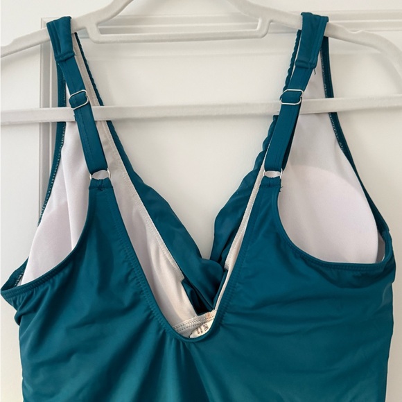 Women’s Solid Ruched V neck swimsuit twist bathing suit teal green large - Picture 6 of 7